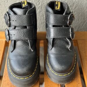 Dr Martens Devon Heart Platform Boots size 6W